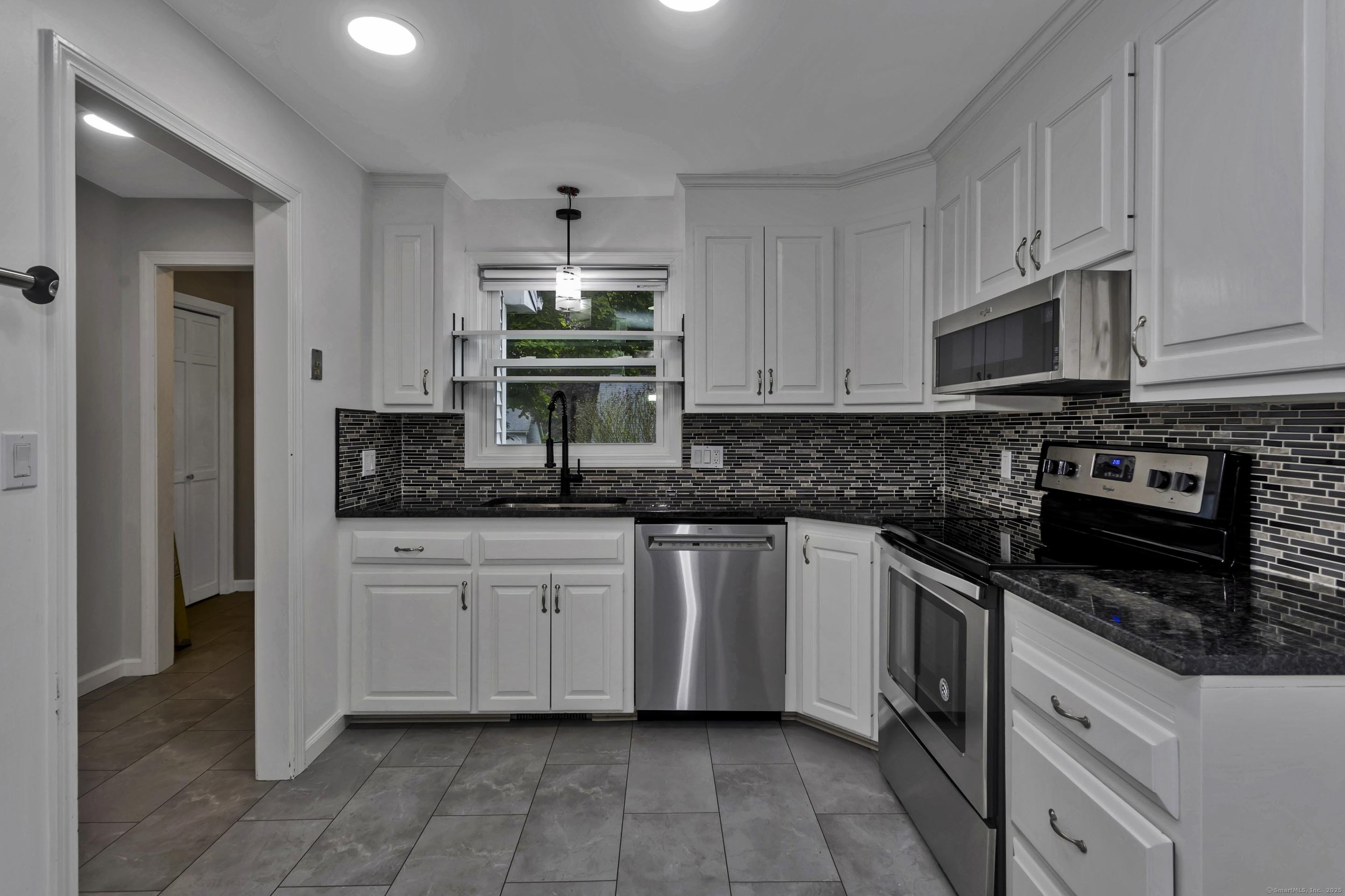 54 Oldefield Farms #54, Enfield, Connecticut image 5