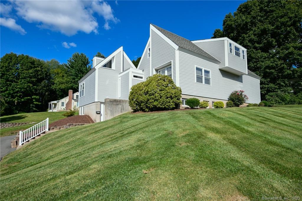 Rental Property at W Main Street, Cheshire, Connecticut - Bedrooms: 4 
Bathrooms: 3 
Rooms: 8  - $3,900 MO.
