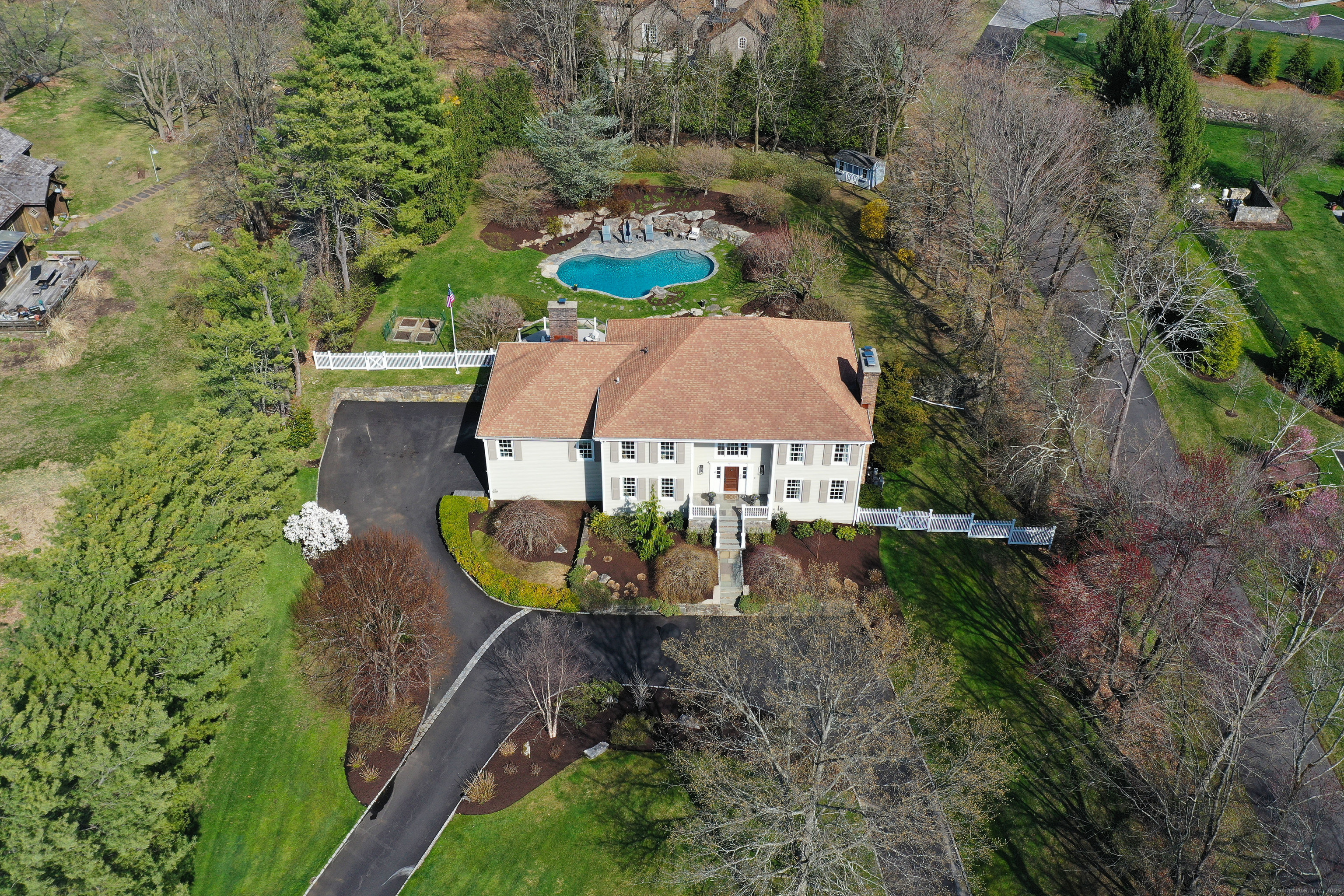 Nearwater Lane, Darien, Connecticut - 5 Bedrooms  
6 Bathrooms  
11 Rooms - 