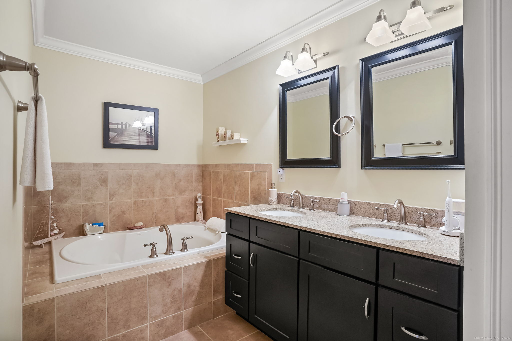 Bethel, Connecticut 06801, United States, 3 Bedrooms Bedrooms, ,4 BathroomsBathrooms,Residential,Active,253293