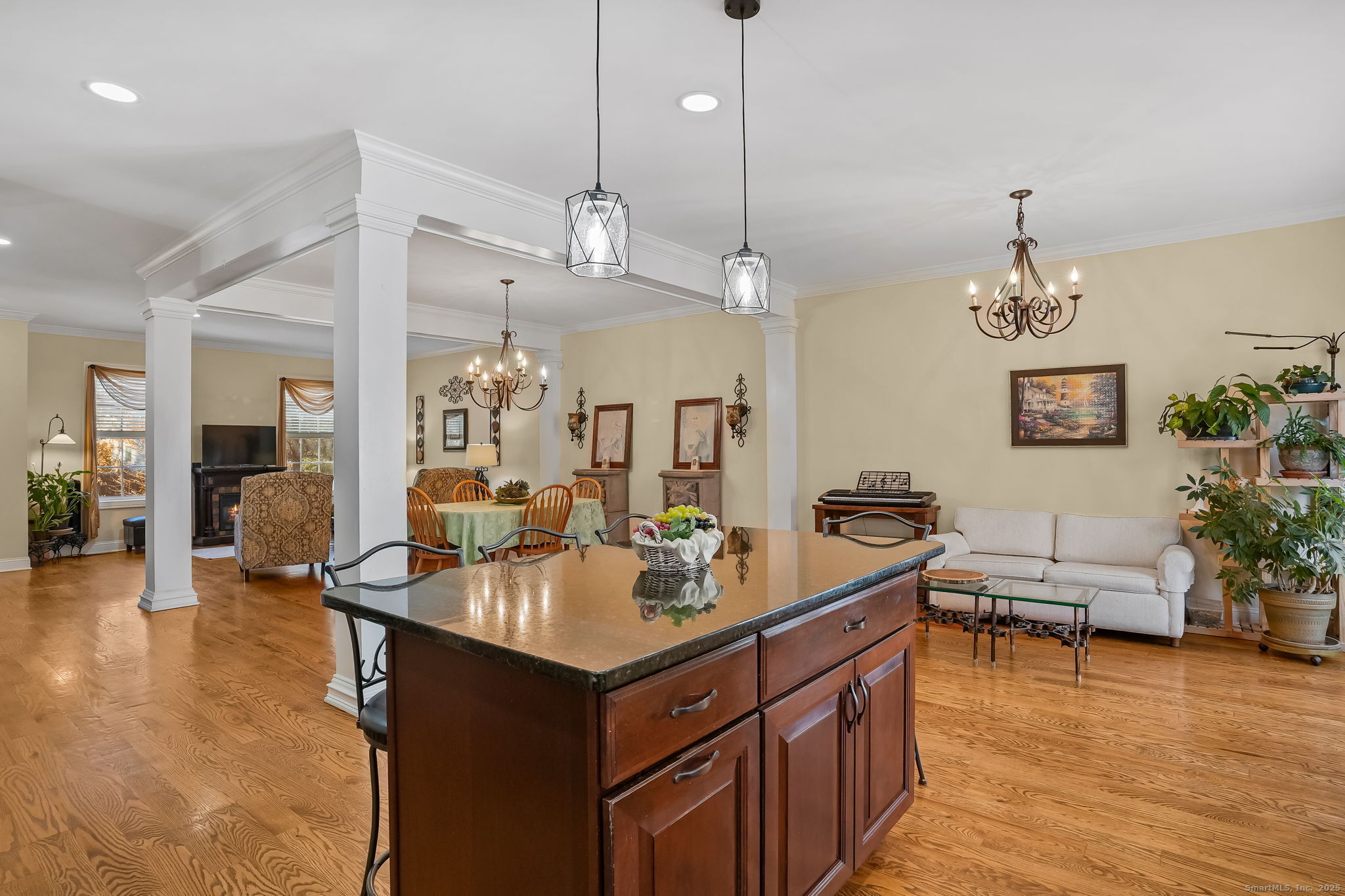 Bethel, Connecticut 06801, United States, 3 Bedrooms Bedrooms, ,4 BathroomsBathrooms,Residential,Active,253293