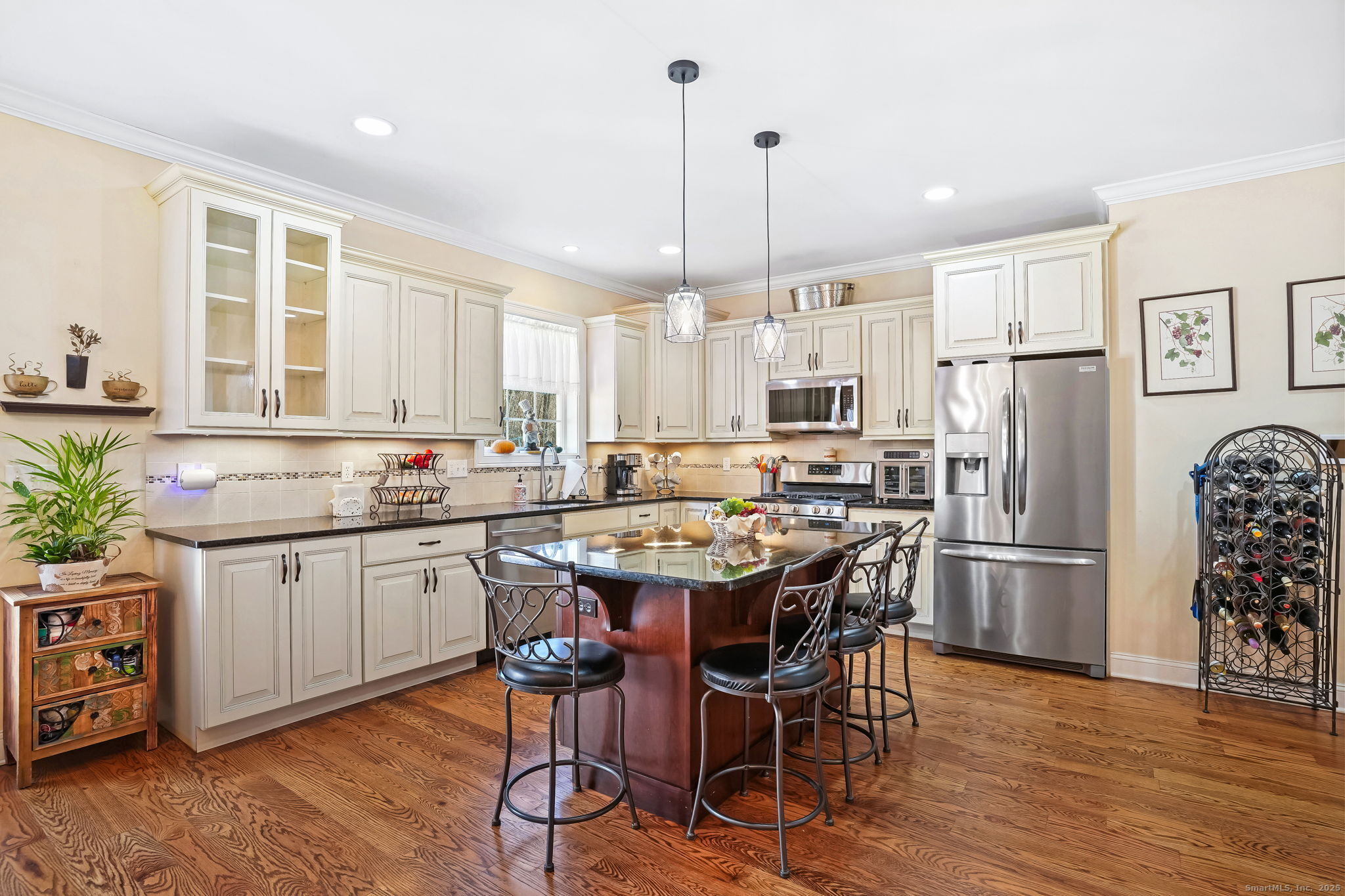 Bethel, Connecticut 06801, United States, 3 Bedrooms Bedrooms, ,4 BathroomsBathrooms,Residential,Active,253293