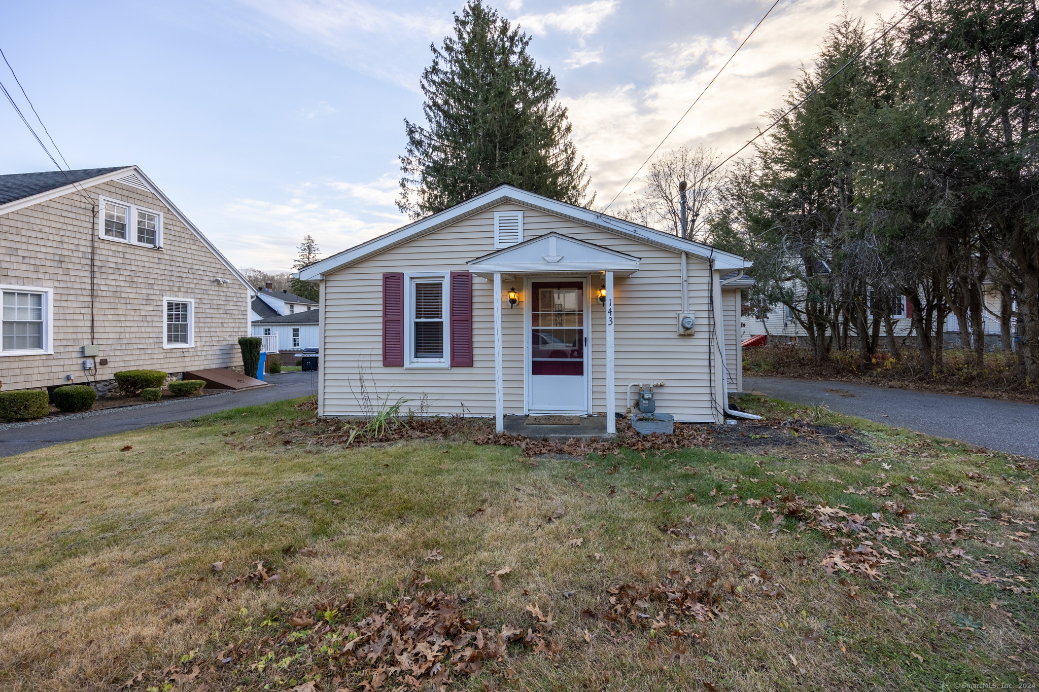 Property for Sale at 143 Delaware Avenue, Waterbury, Connecticut - Bedrooms: 2 
Bathrooms: 1 
Rooms: 5  - $189,000