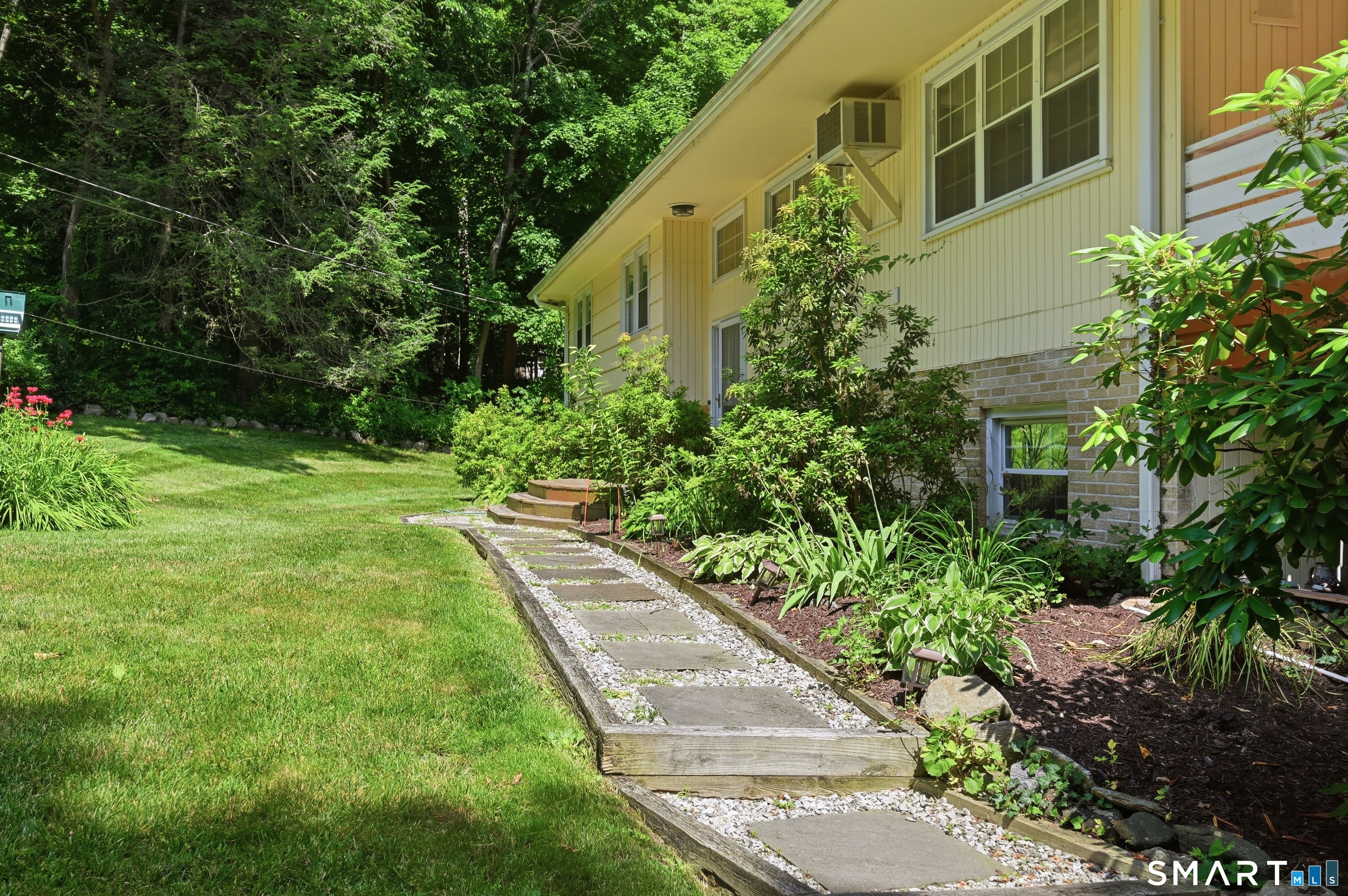 3 Birchcrest Drive