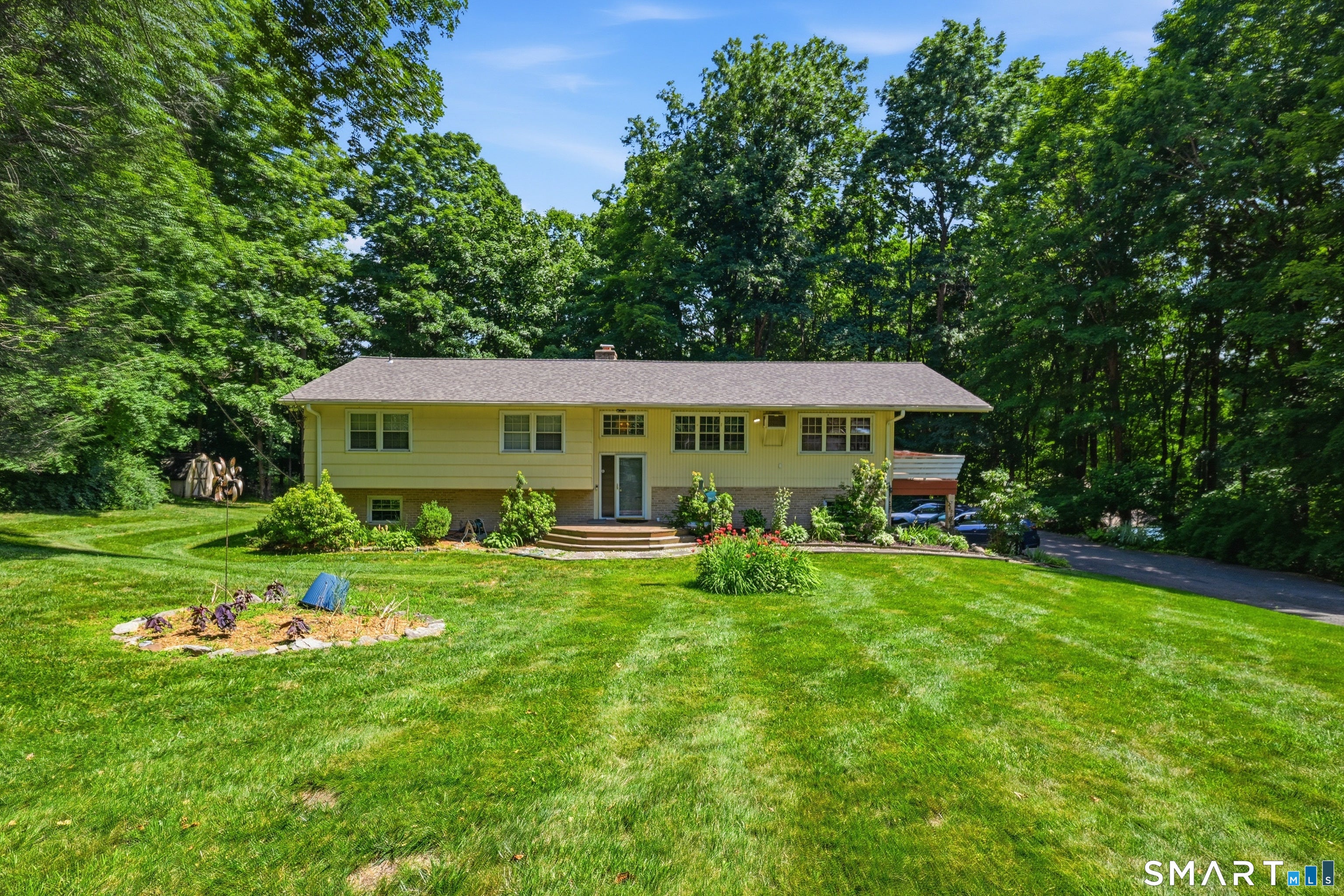3 Birchcrest Drive