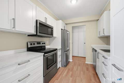 Tiny photo for 889 Farmington Avenue #3K, West Hartford, CT 06119 (MLS # 24193393)