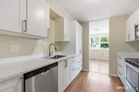Tiny photo for 889 Farmington Avenue #3K, West Hartford, CT 06119 (MLS # 24193393)