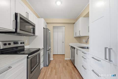 Tiny photo for 889 Farmington Avenue #3K, West Hartford, CT 06119 (MLS # 24193393)