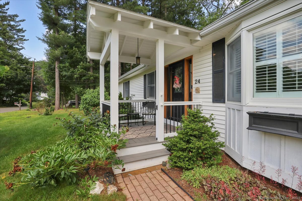 24 Fernwood Road