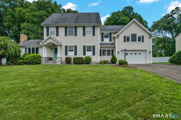 10 WESTWOOD RD, TRUMBULL, CT 06611 - Image 8886d5dca8eeeb84872d9a7a94a384c6/798645855