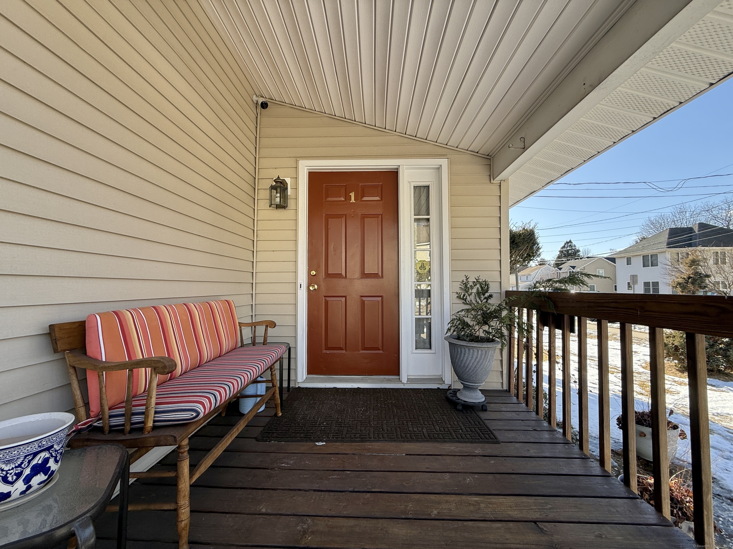 Stamford, Connecticut 06905, United States, 2 Bedrooms Bedrooms, ,2 BathroomsBathrooms,Residential,Pending,76843