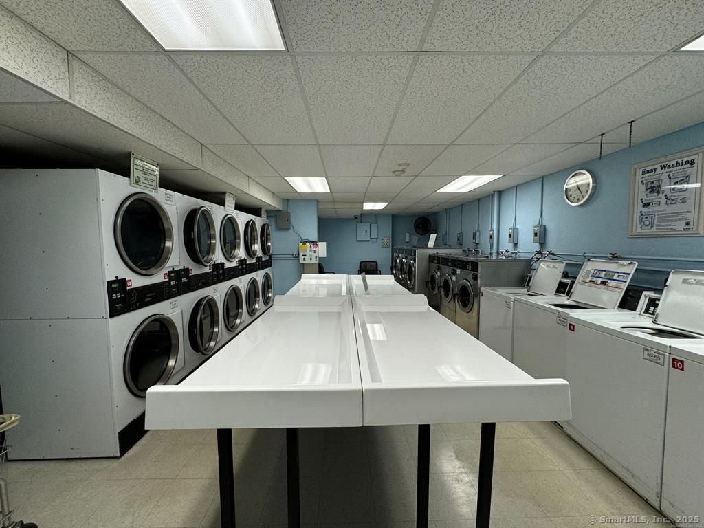 Stamford, Connecticut 06902, United States, 1 Bedroom Bedrooms, ,1 BathroomBathrooms,Residential,Pending,88653