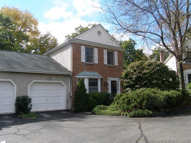 Photo 1 of 52 Lakeview Avenue 19, New Canaan, Connecticut, $5,050, Web #: 170079396