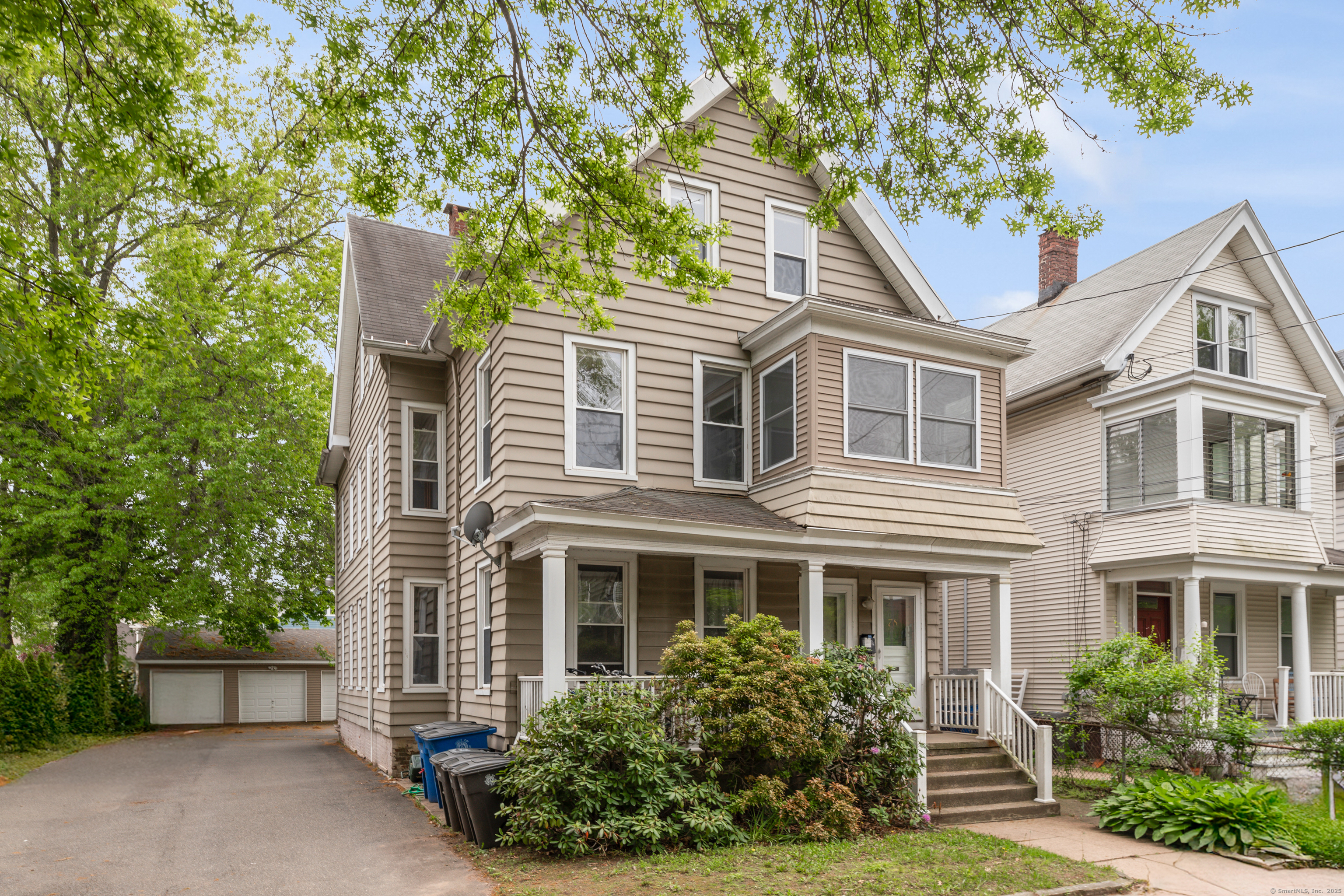 Property for Sale at Edwards Street, New Haven, Connecticut - Bedrooms: 7 
Bathrooms: 3 
Rooms: 13  - $895,000