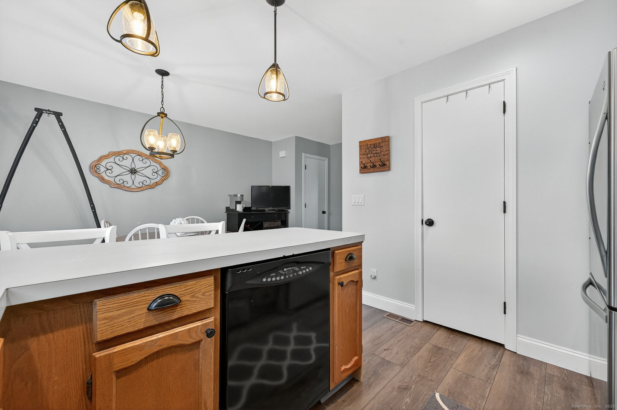 80 Country Lane APT 11