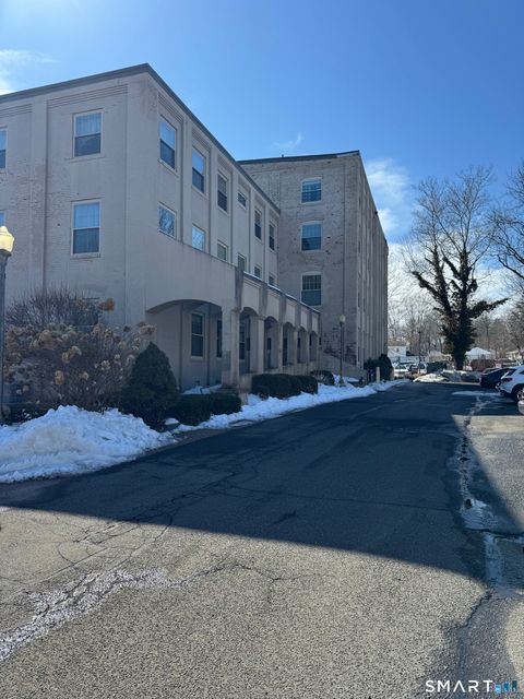 Photo of 146 High Street #APT 310, Milford, CT 06460 (MLS # 24157301)
