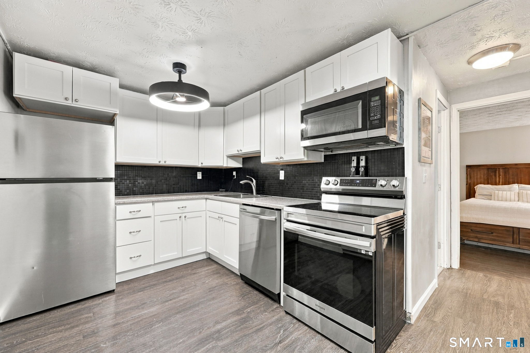 949 Pleasant Valley Road 4-3