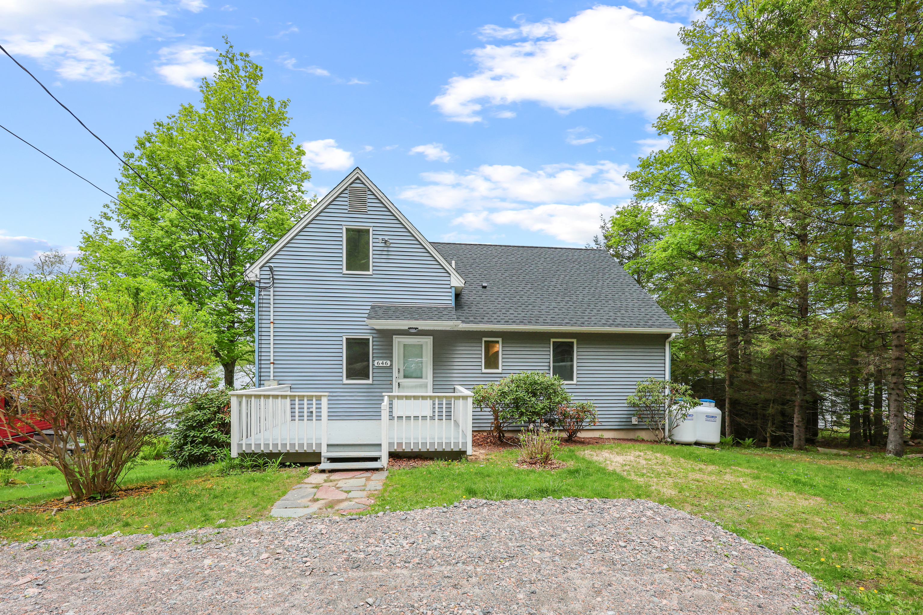 646 West Hill Road