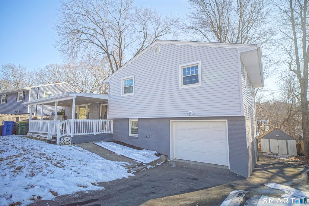 Photo of 274 Pearl Lake Road, Waterbury, CT 06706 (MLS # 24145863)