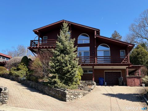 31 Mountain View Drive Brookfield CT 06804