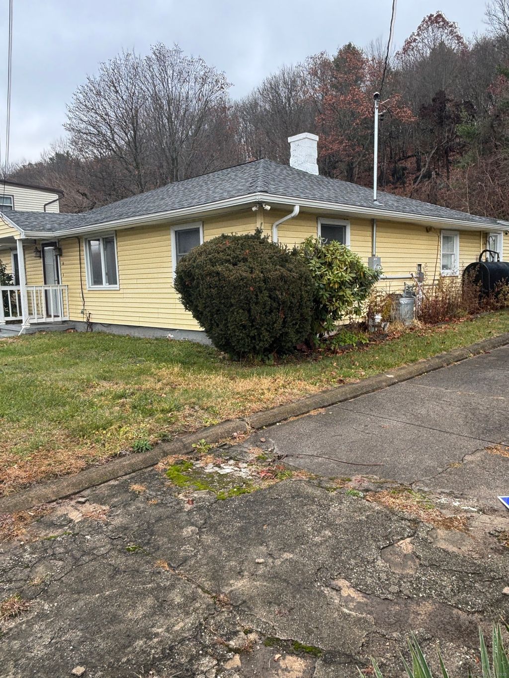 Photo of 341 Oak Street, Waterbury, CT 06705 (MLS # 24142653)