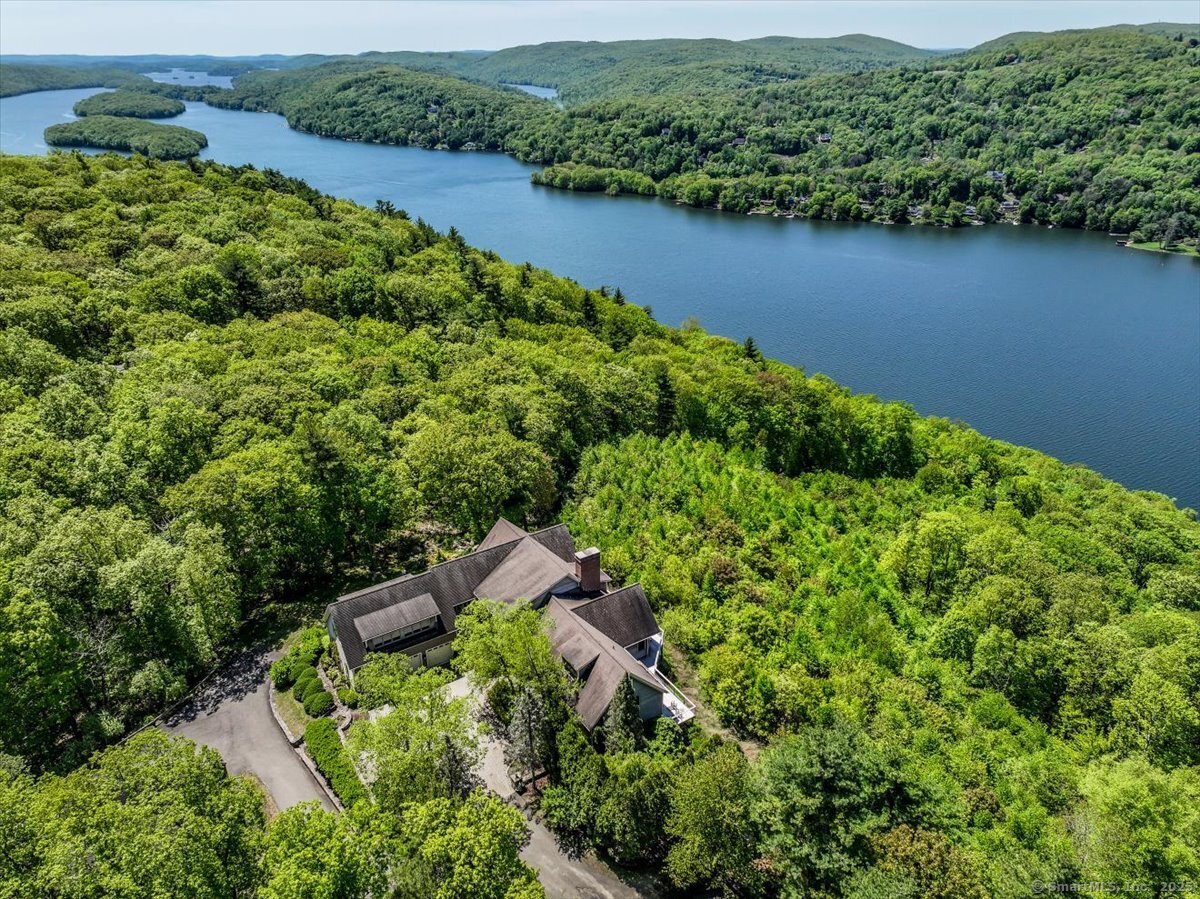 Property for Sale at Fox Run, Sherman, Connecticut - Bedrooms: 6 
Bathrooms: 6.5 
Rooms: 13  - $1,750,000