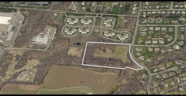 HART ST, BRISTOL, CT 06010 - Image 88e36d9ce3de3e337f169b4e6d7aba3c/2857737333