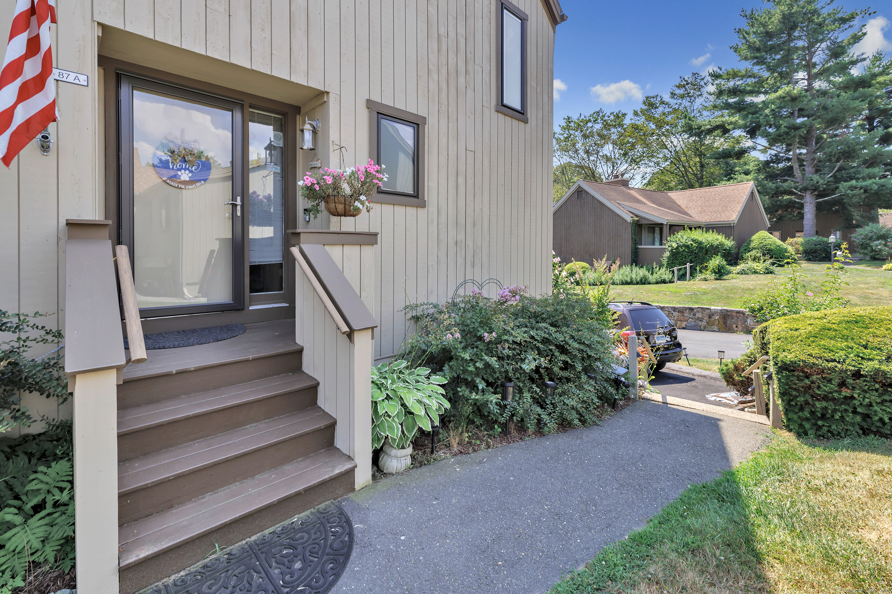 87 Creek Lane A