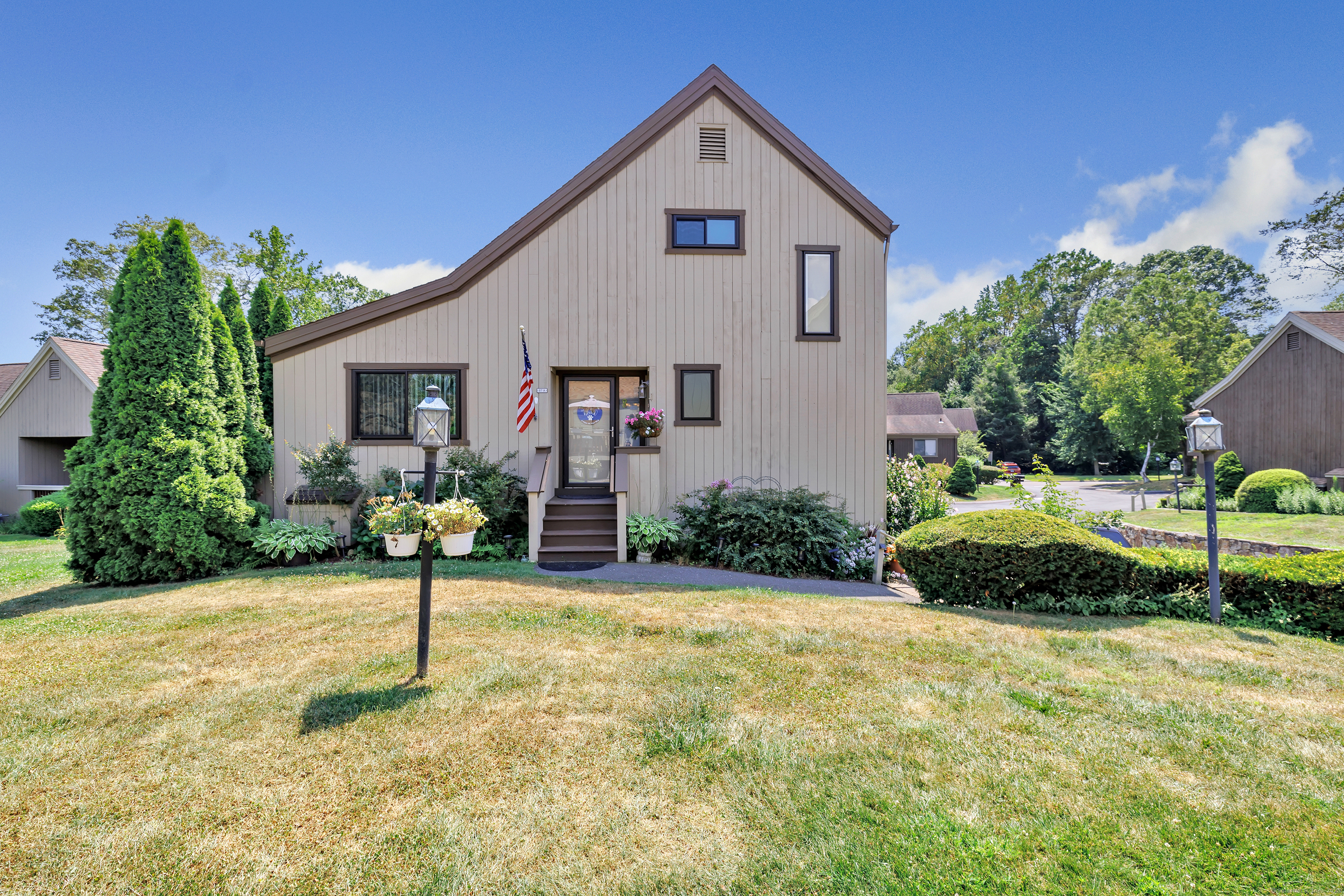 87 Creek Lane A