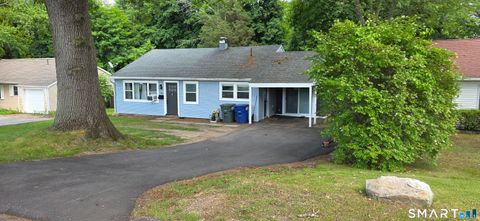 Homes For Sale - 76 Kings Highway<br/> New London County, Groton, CT 06340