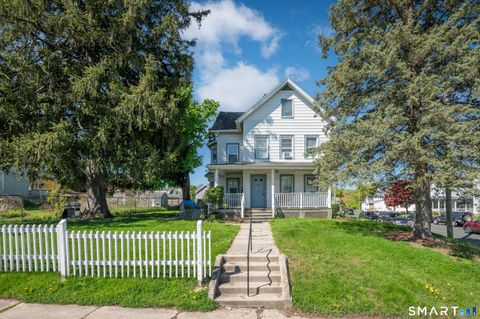 Multifamily For Sale - 18 Mallory Street<br/> Fairfield County, Danbury, CT 06810