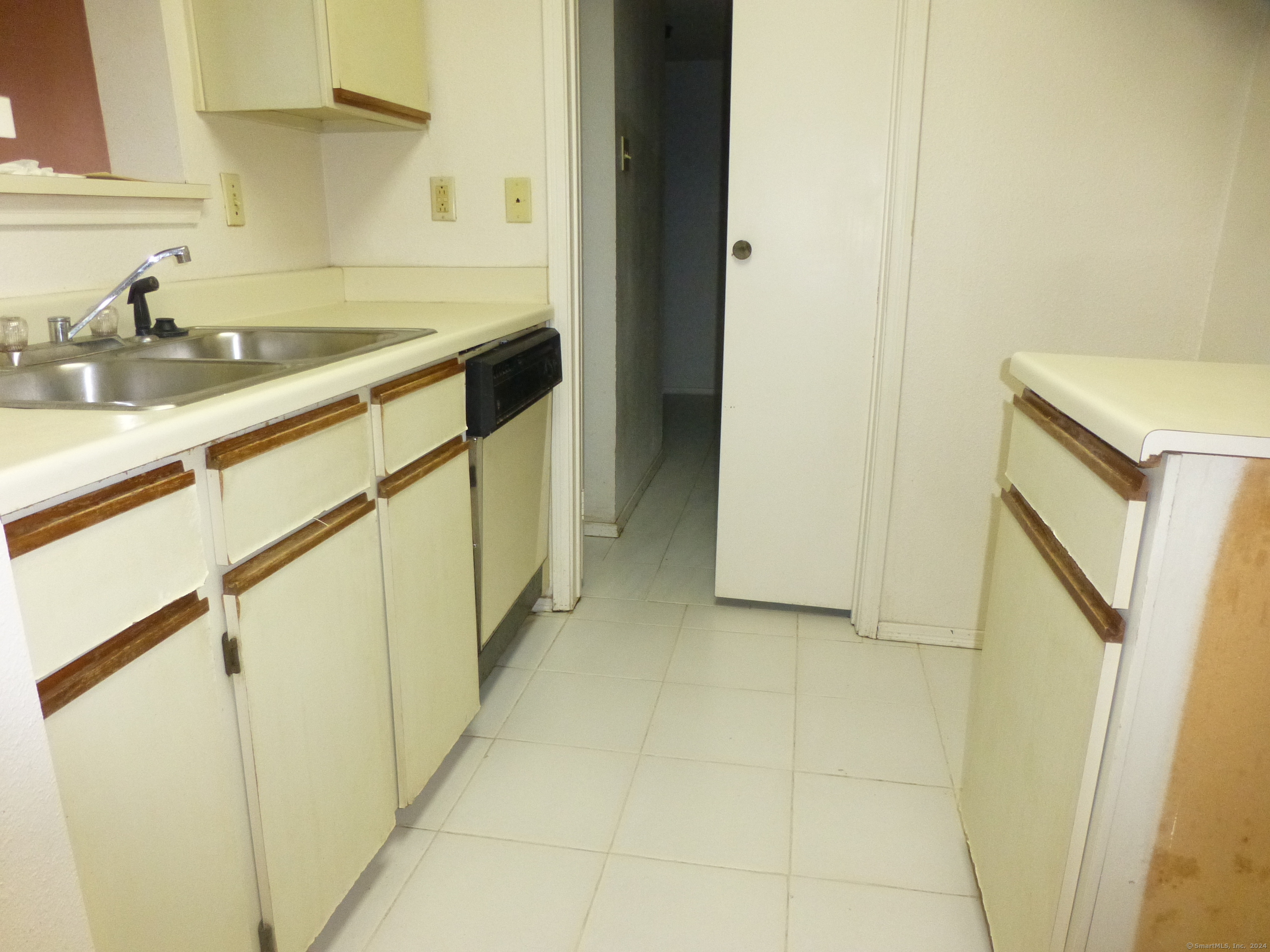 85 Crown Knoll Court #APT 117, Groton, Connecticut image 6