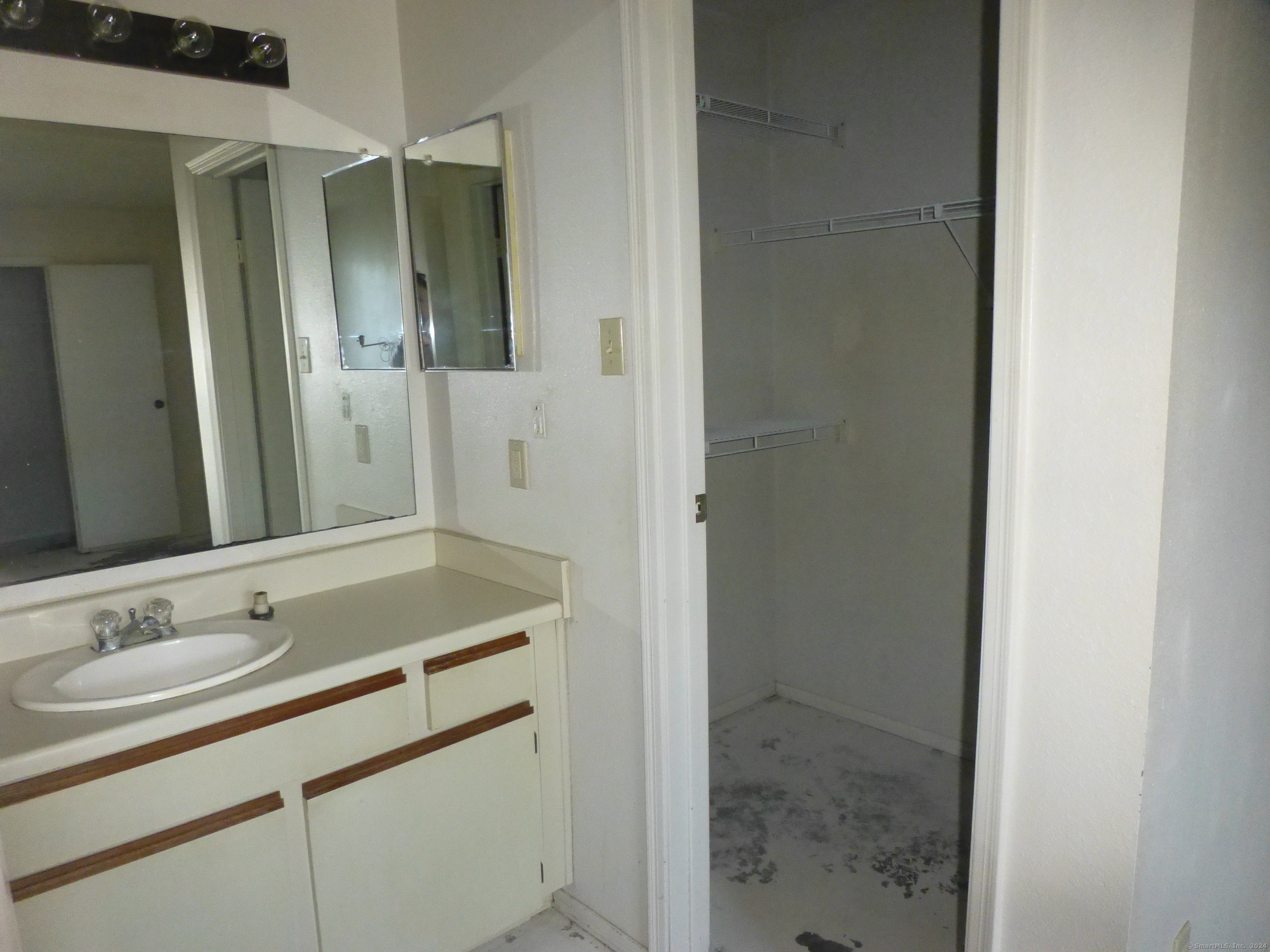 85 Crown Knoll Court #APT 117, Groton, Connecticut image 15