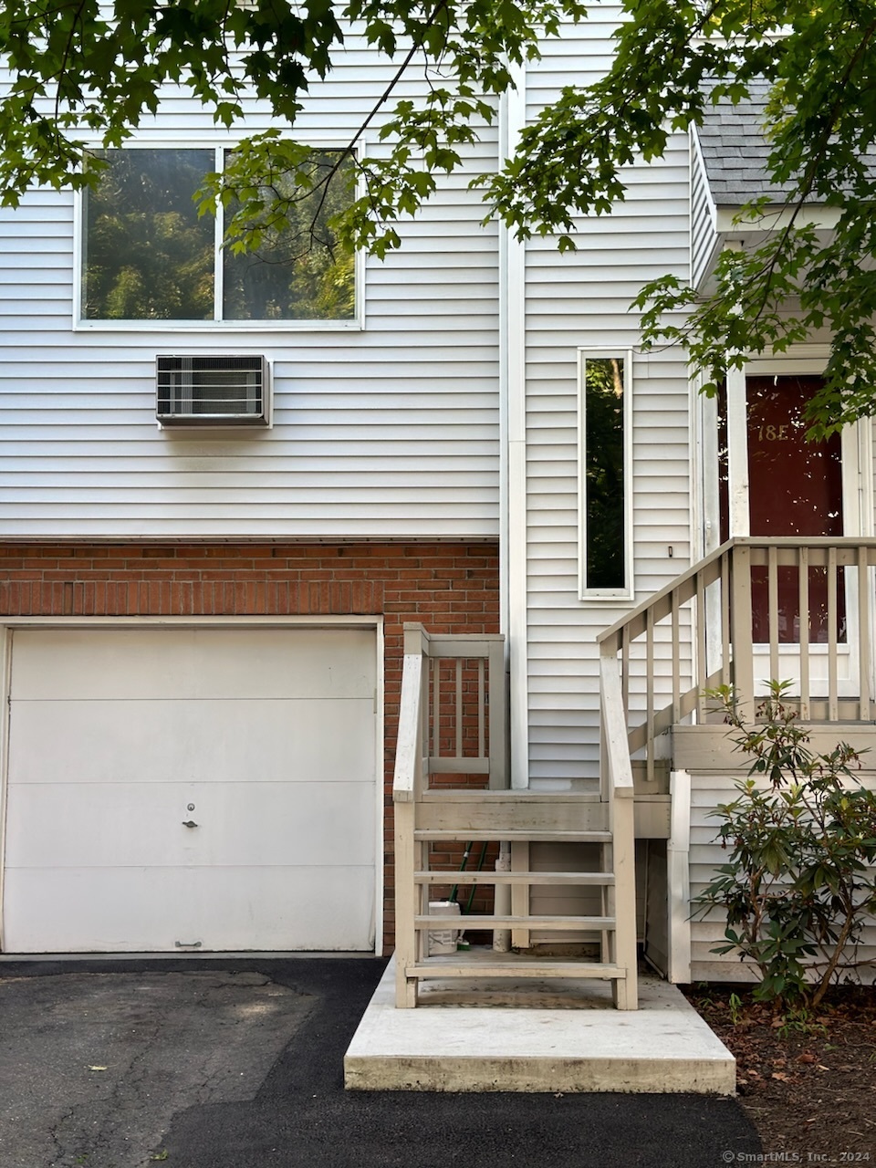 View Waterbury, CT 06708 townhome