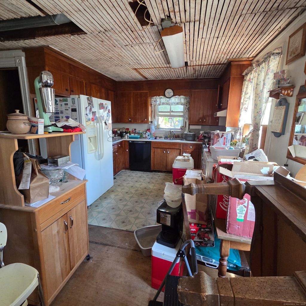 Photo of 3 Willey Place, Norwich, CT 06360 (MLS # 24132989)