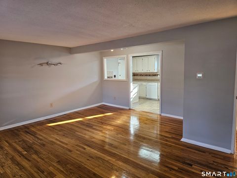 Tiny photo for 494 Oak Avenue #APT 33, Cheshire, CT 06410 (MLS # 24144817)