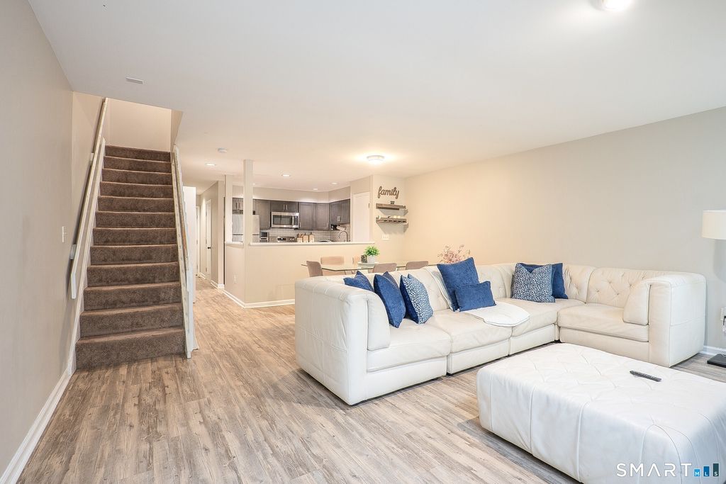 Photo of 32 Deer Run #32, Bethel, CT 06801 (MLS # 24153383)