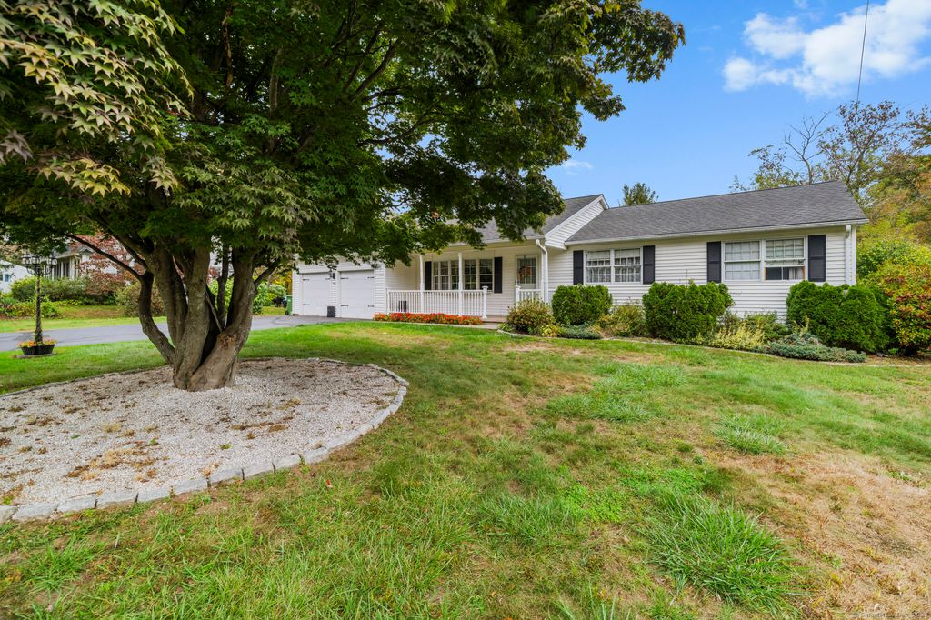 Photo of 1492 Poquonock Avenue, Windsor, CT 06095 (MLS # 24133398)