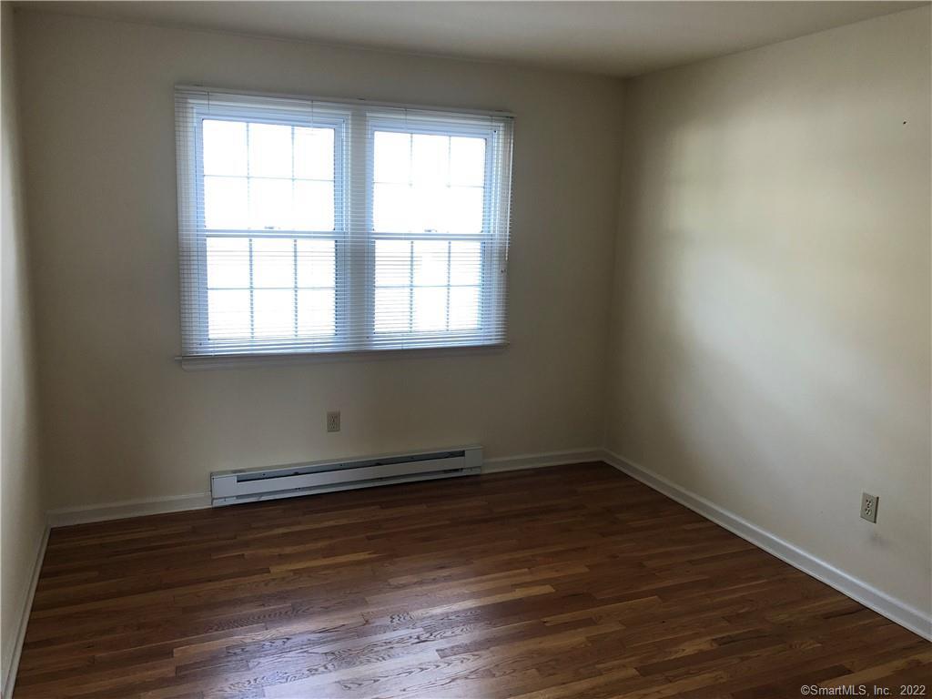 Stamford, Connecticut 06907, United States, 2 Bedrooms Bedrooms, ,2 BathroomsBathrooms,Residential,Active,228444