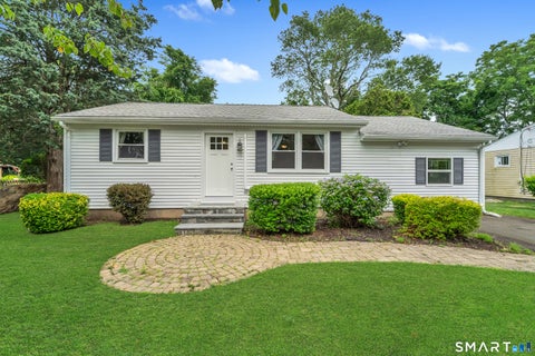 Homes For Sale - 10 Highland Drive<br/> Middlesex County, Clinton, CT 06413