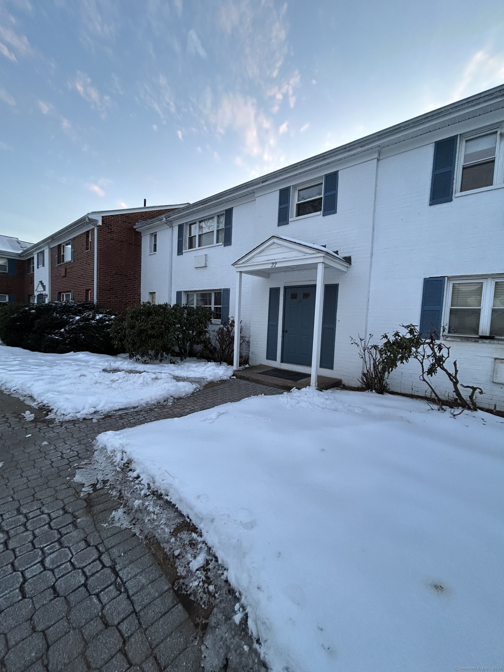 Colonial Drive Apt C, Rocky Hill, Connecticut - 1 Bedrooms  
1 Bathrooms  
3 Rooms - 