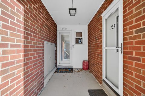 Tiny photo for 142 West Walk #142, West Haven, CT 06516 (MLS # 24144019)