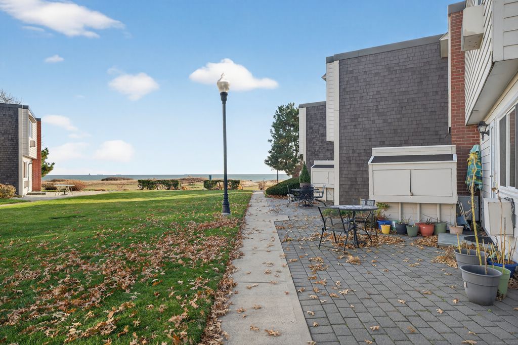 Photo of 142 West Walk #142, West Haven, CT 06516 (MLS # 24144019)