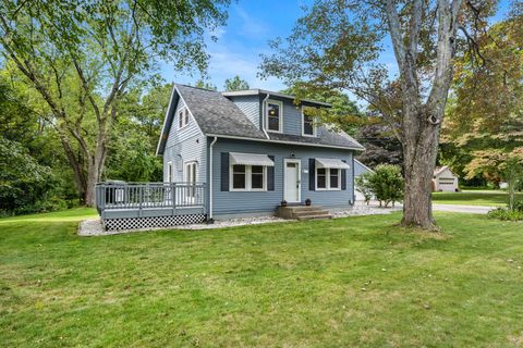 Photo of 16 Thornbush Road Extension, Mansfield, CT 06250 (MLS # 24123887)