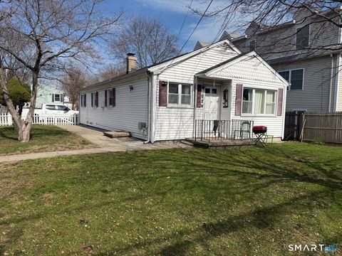 Photo of 524 Beechmont Avenue, Bridgeport, CT 06606 (MLS # 24163374)