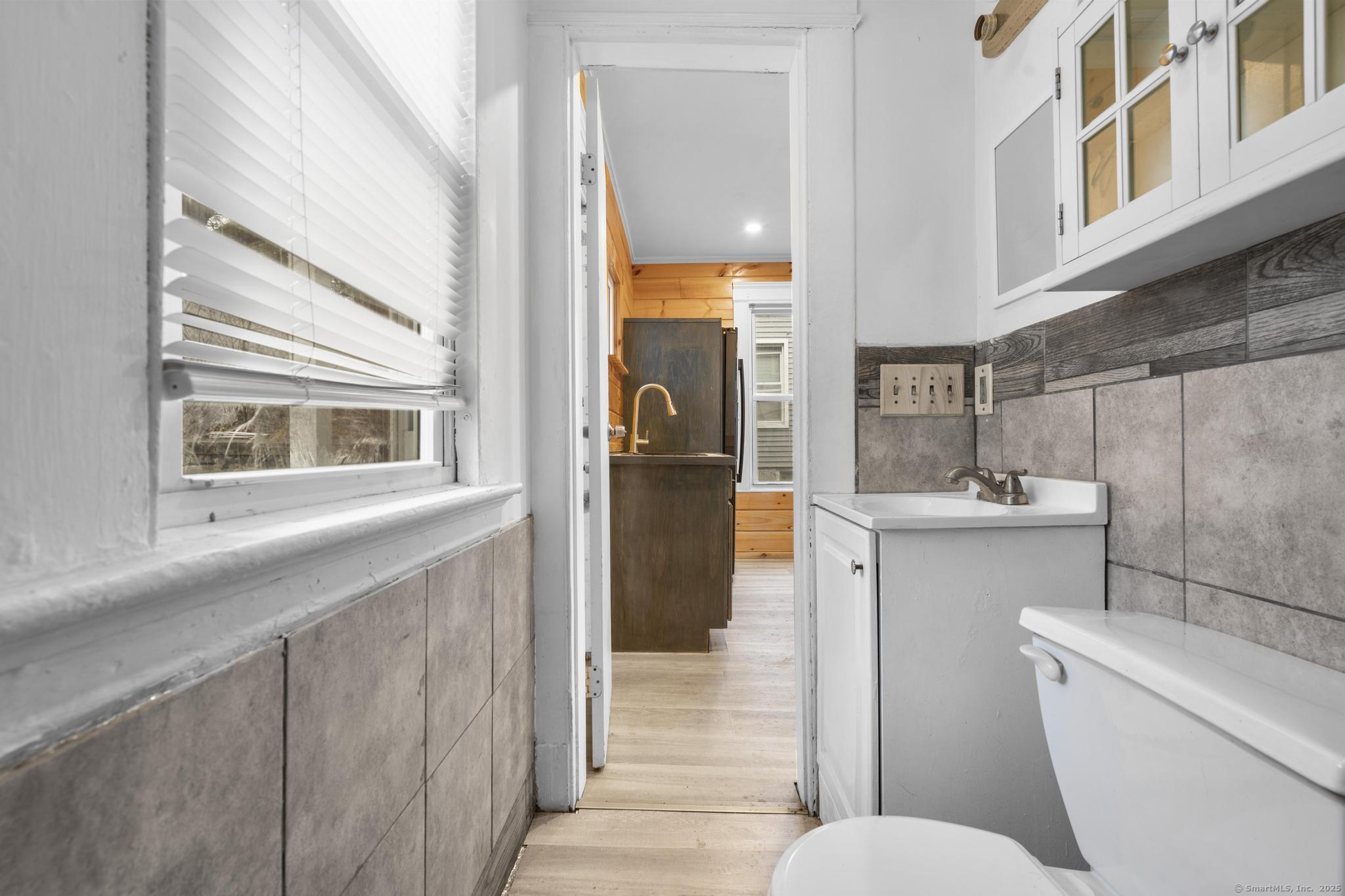 593 Cooke Street, Waterbury, Connecticut image 21