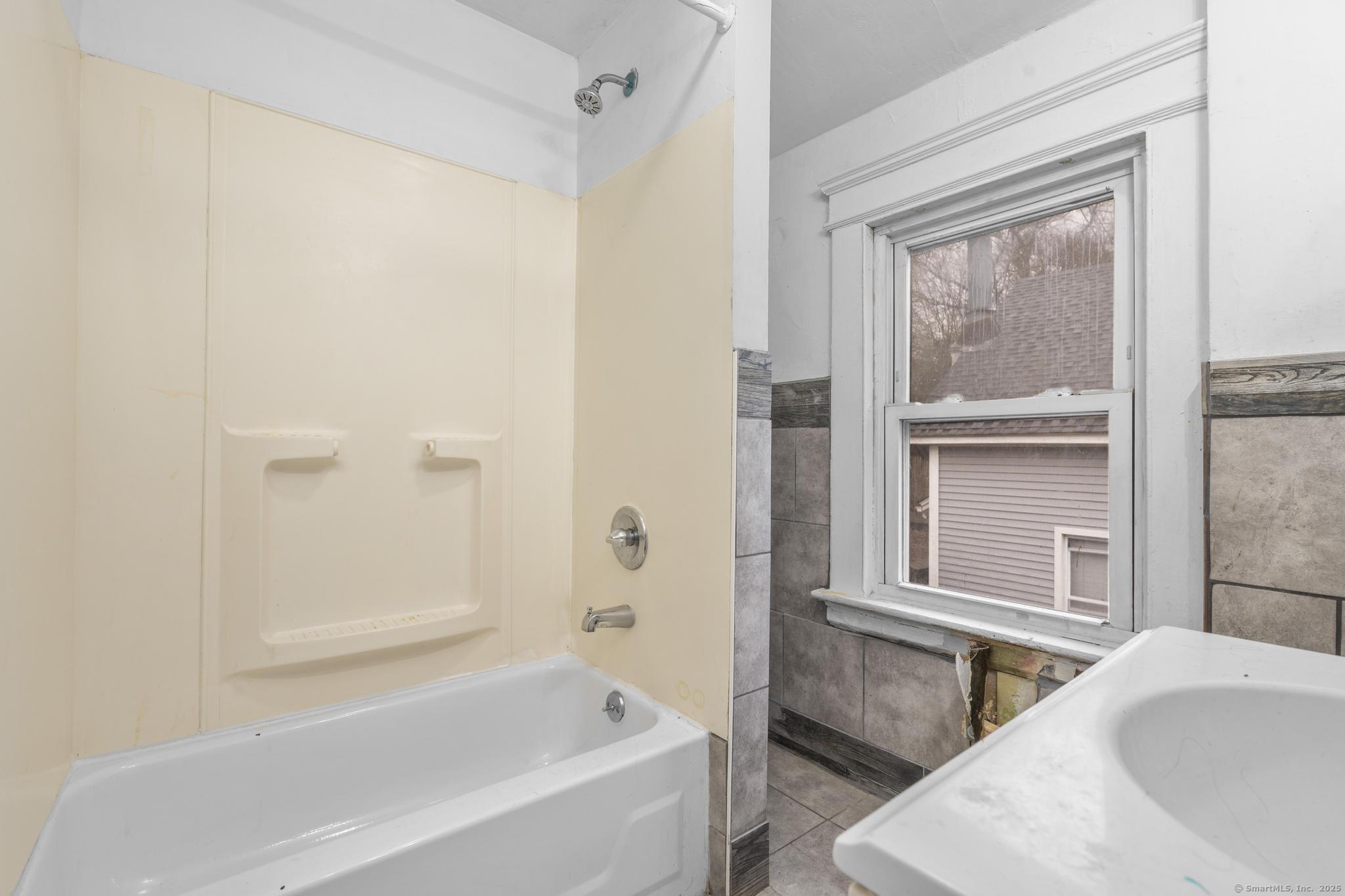 593 Cooke Street, Waterbury, Connecticut image 29