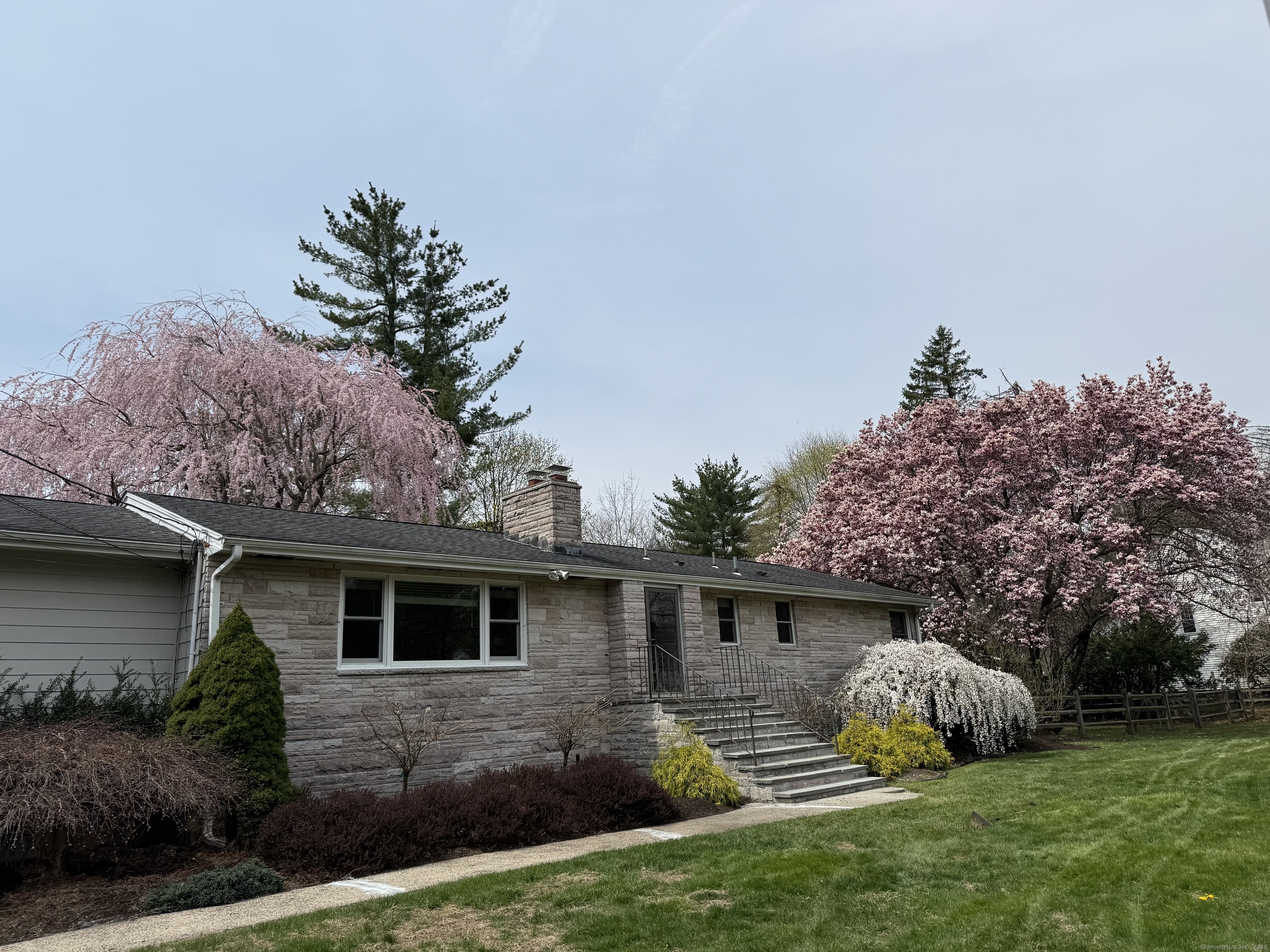 Property for Sale at Rimmon Road, Woodbridge, Connecticut - Bedrooms: 3 
Bathrooms: 2 
Rooms: 7  - $599,000