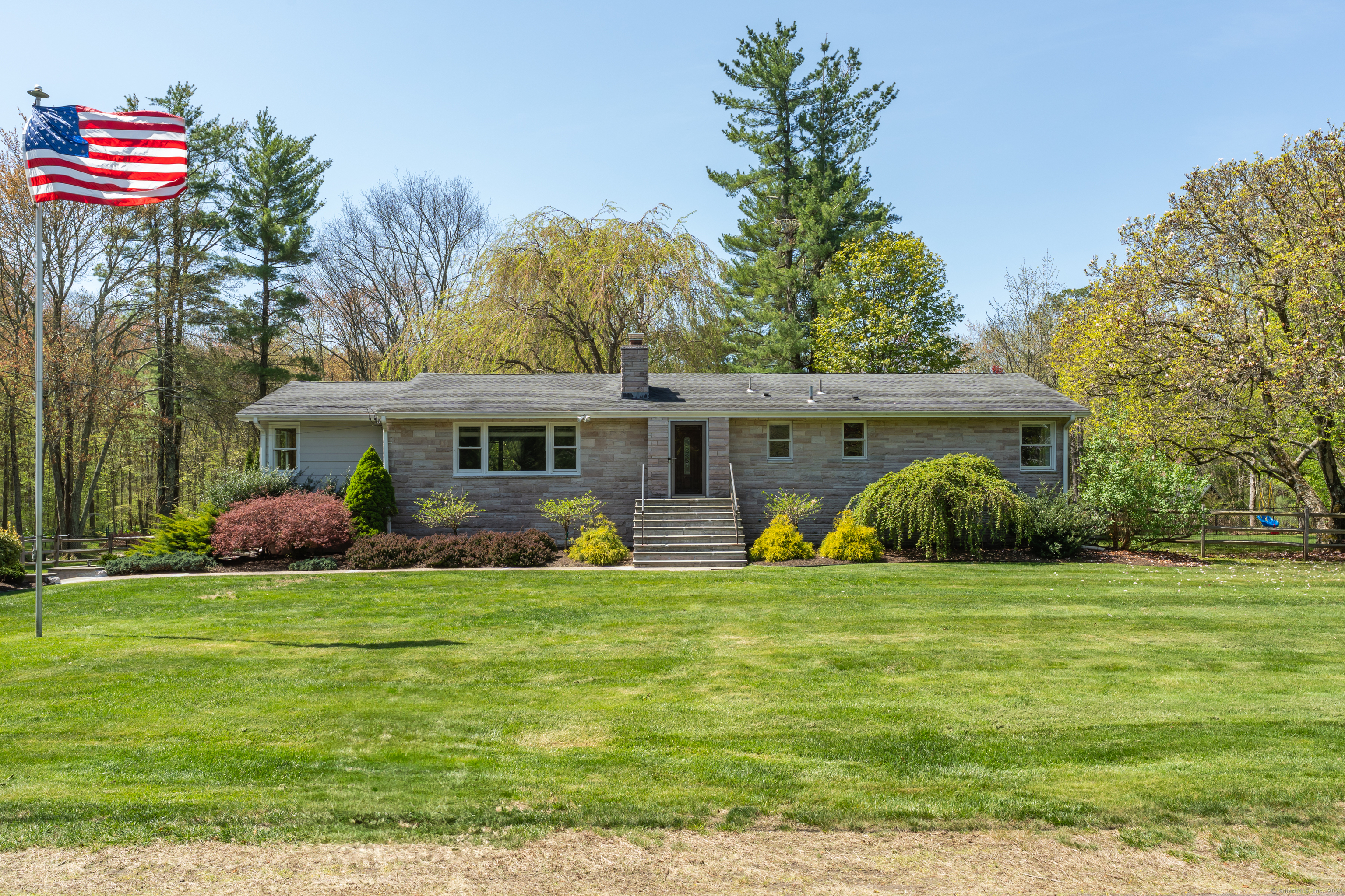 Property for Sale at Rimmon Road, Woodbridge, Connecticut - Bedrooms: 3 
Bathrooms: 2 
Rooms: 7  - $599,000