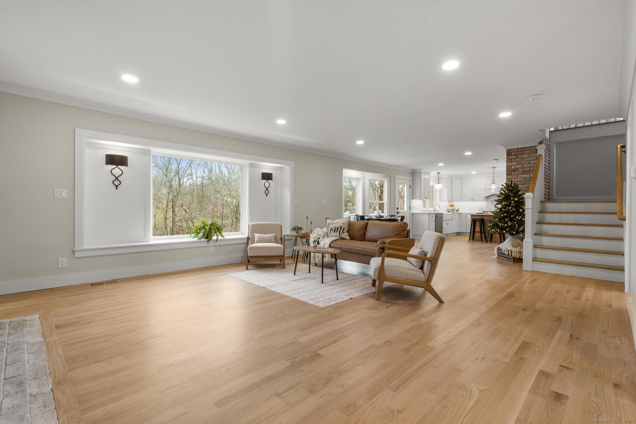 4 Roaring Brook Lane